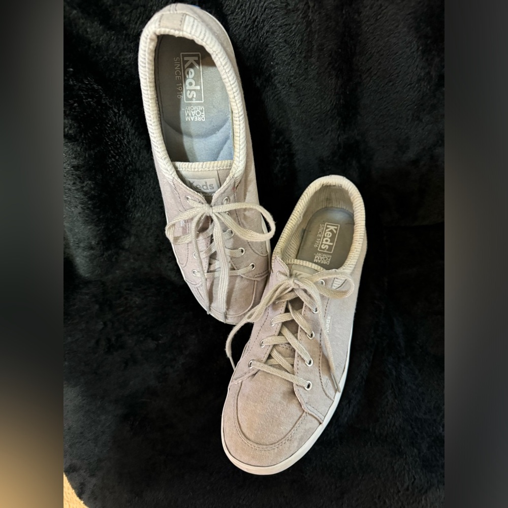 Keds size 10 Tennis Shoes, Lt.  Gray, Gently Used~Back to School Ready!